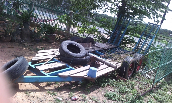 ขายแพ็คคู่รถเกี่ยวข้าวรองกระสอบพร้อมเทเลอร์ลากสภาพพร้อมใช้ราคา190000บาท