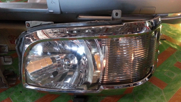 กันชนหน้ารถตู้คอมมิวเตอร์ ตัวแรกของถอดพร้อมไฟตัดหมอกแท้