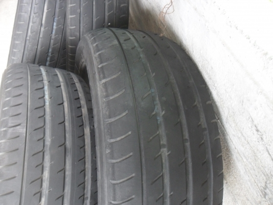 ยาง TOYO 235/55R19ปี11 สวยๆ 4 เส้น ราคา 4000 บาท ยาง TOYO 235/55R19ปี11 สวยๆ 4 เส้น ราคา 4000 บาท