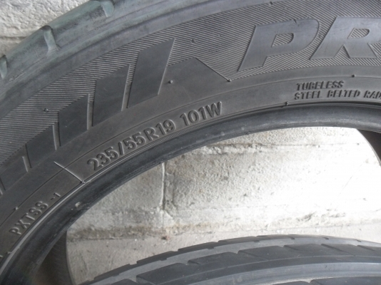ยาง TOYO 235/55R19ปี11 สวยๆ 4 เส้น ราคา 4000 บาท ยาง TOYO 235/55R19ปี11 สวยๆ 4 เส้น ราคา 4000 บาท