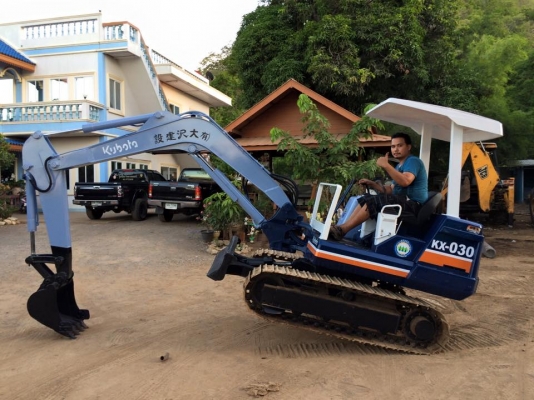 ขายรถขุด KUBOTA KX-030 เครื่อง V15 4สูบ เครื่องดี ปั้มดี สภาพพร้อมใช้งาน เป็นรถเก่านอกแท้ญี่ปุ่นมีเอกสารแจ้งจำหน่าย พร้อมจดทะเบียน ราคา 270,000 สนใจติดต่อ 083-3436937 กิตติศักดิ์  line:mjkodream