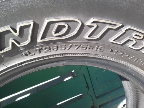 Dunlop AT3 ขนาด 265/70/16 ปี11 สภาพสวยๆ 1ชุด