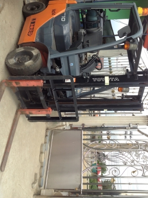 ขาย !! รถโฟร์คลิฟต์  TOYOTA 8FGL10 รถนอก ติดแก๊ส สภาพสวย เอกสารครบ พร้อมใช้งาน (เจ้าของขายเอง)