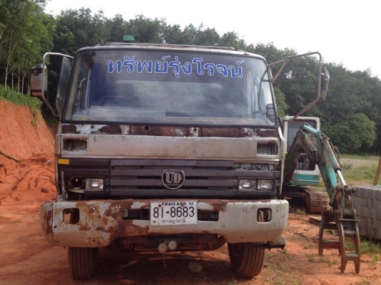 10 ล้อท้ายลาด 230 แรง ปี2538 สถาพดีใช้ได้ รถสีไม่ค่อยสวย รถมีสนิมบ้างตามสภาพต้องเอาไปเก็บงานบ้าง เล่มพร้อม