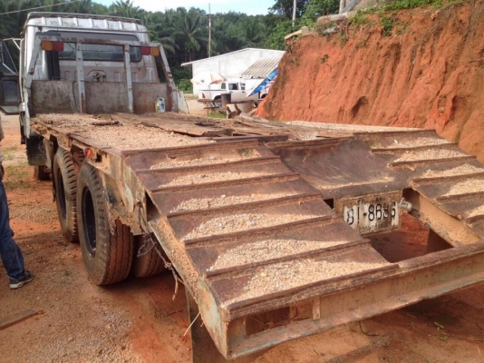 10 ล้อท้ายลาด 230 แรง ปี2538 สถาพดีใช้ได้ รถสีไม่ค่อยสวย รถมีสนิมบ้างตามสภาพต้องเอาไปเก็บงานบ้าง เล่มพร้อม