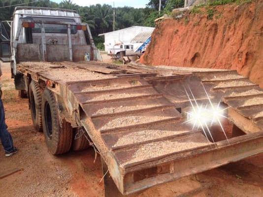 10 ล้อท้ายลาด 230 แรง ปี2538 สถาพดีใช้ได้ รถสีไม่ค่อยสวย รถมีสนิมบ้างตามสภาพต้องเอาไปเก็บงานบ้าง เล่มพร้อม