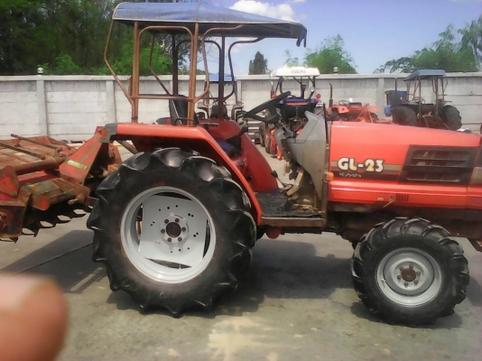แทรคเตอร์คูโบต้า GL23 พร้อมล้อเหล็กและโรตารี่ แทรคเตอร์คูโบต้า GL23 พร้อมล้อเหล็กและโรตารี่