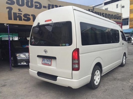 TOYOTA COMMUTER 2.7เบนซิน ปี12 สีขาวเกียAT แต่งวีไอพีเต็ม โทร0877758887 นาง