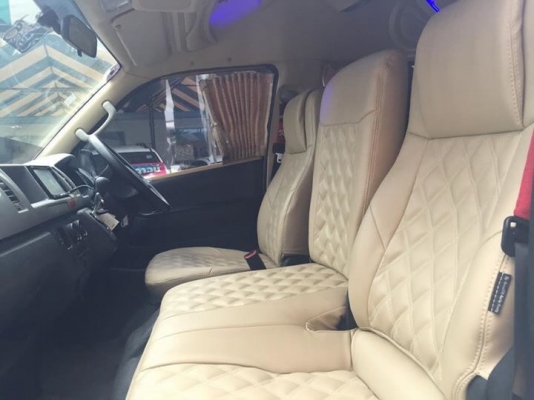 TOYOTA COMMUTER 2.7เบนซิน ปี12 สีขาวเกียAT แต่งวีไอพีเต็ม โทร0877758887 นาง