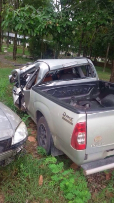 ดีเเมกค์เเคป เครื่องเกียรสวยมากเเยกขายได้ทุกอย่างหรือกระบะเเละช่วงล่างทะเบียนเเจ้งจอด