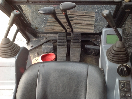 ขาย !!! รถแม็คโค SK200 MARK5 SUPER รถใน สภาพสวย พร้อมใช้งาน ราคาถูก (เจ้าของขายเอง) ขาย !!! รถแม็คโค SK200 MARK5 SUPER รถใน สภาพสวย พร้อมใช้งาน ราคาถูก (เจ้าของขายเอง)