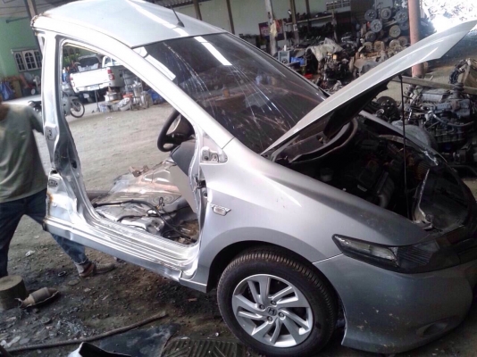 หน้าตัดครึ่งคัน ซิดตี้ 08-12 สภาพสวยอุปกรณ์ครบตามสภาพช่วงล่างสวย