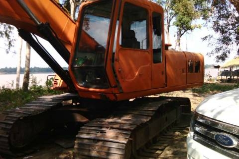 ขายรถแบคโฮ HITACHI EX 200-2รถสวยพร้อมใช้ราคา 470,000