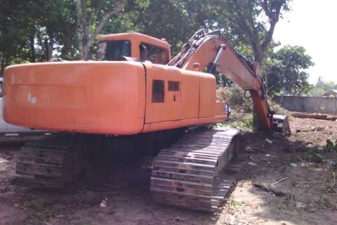 ขายรถแบคโฮ HITACHI EX 200-2รถสวยพร้อมใช้ราคา 470,000