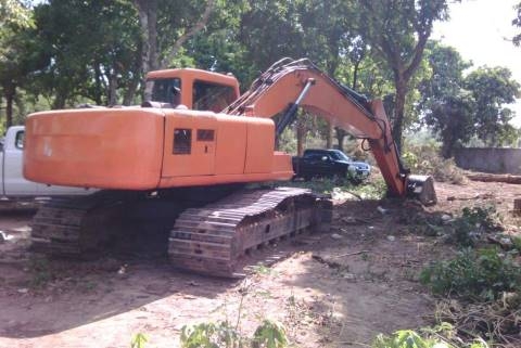 ขายรถแบคโฮ HITACHI EX 200-2รถสวยพร้อมใช้ราคา 470,000