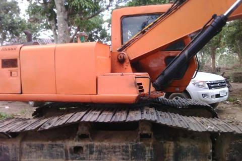 ขายรถแบคโฮ HITACHI EX 200-2รถสวยพร้อมใช้ราคา 470,000