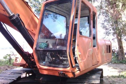 ขายรถแบคโฮ HITACHI EX 200-2รถสวยพร้อมใช้ราคา 470,000