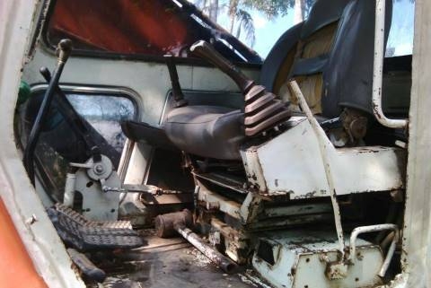 ขายรถแบคโฮ HITACHI EX 200-2รถสวยพร้อมใช้ราคา 470,000