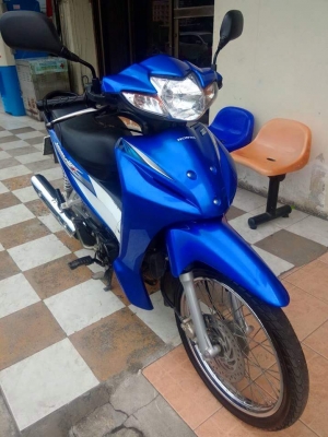 Honda Wave 110 i ปี 2556 สีน้ำเงินขาว รถอย่างสวย เครื่องเดิมๆ ประหยัดน้ำมันสุดๆ