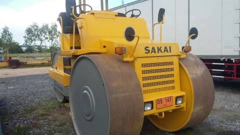 ขายรถบด 3 ล้อเหล็ก SAKAI R2 เอกสารเล่มทะเบียนรถสวยพร้อมใช้ราคา 765,000