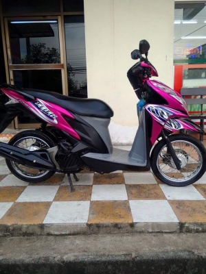 Honda Click 125 i สีชมพูดำ ลายสตีท รุ่น Racing Combi Brake รถสวยวิ๊งๆเลย Honda Click 125 i สีชมพูดำ ลายสตีท รุ่น Racing Combi Brake รถสวยวิ๊งๆเลย