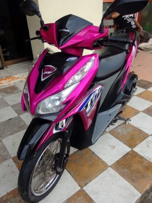 Honda Click 125 i สีชมพูดำ ลายสตีท รุ่น Racing Combi Brake รถสวยวิ๊งๆเลย Honda Click 125 i สีชมพูดำ ลายสตีท รุ่น Racing Combi Brake รถสวยวิ๊งๆเลย