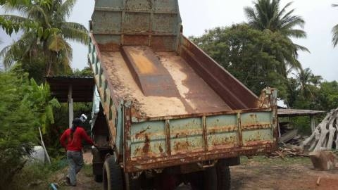 ขายรถหกล้อดั้มราคาพิเศษ 415,000 MITSU FUSO เครื่องเกีบร์ Hino 185 (HO7C) หัวบาง ยาง900ขอบ20 เบรคทิฟฟี่ พวงมาลัยเพาเวอร์ เล่มทะเบียนพร้อมโอน