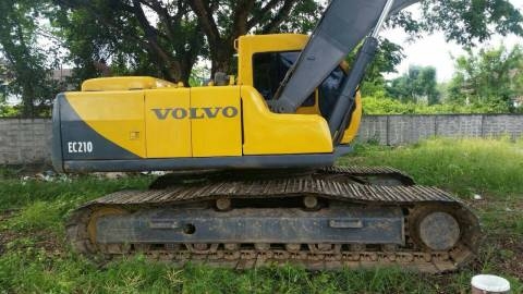 ขายแบคโฮ VOLVO EC 210 รถสวยพร้อมใช้เอกสารเล่มทะเบียนราคา600,000