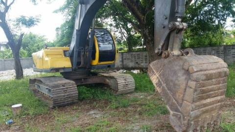 ขายแบคโฮ VOLVO EC 210 รถสวยพร้อมใช้เอกสารเล่มทะเบียนราคา600,000