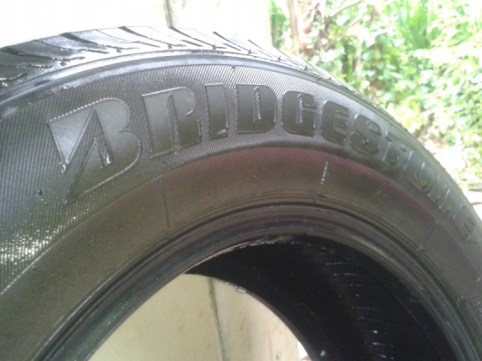 ขายยาง bridgestone duravis 215/65/16 ปี11