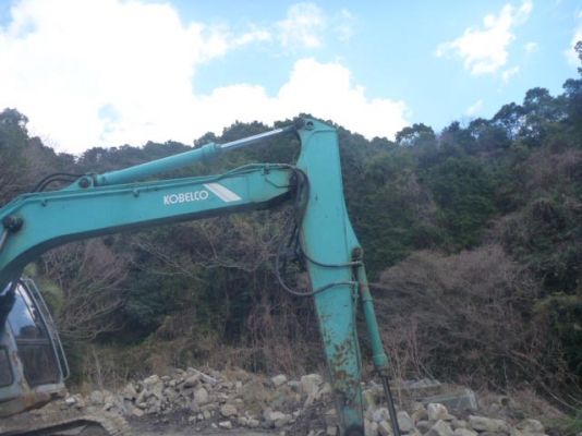 ขาย Kobelco SK120-3 อาร์มพิเศษพร้อมไลน์หัวหัวเจาะ แทรค70ซม. ราคาไม่แพงครับ