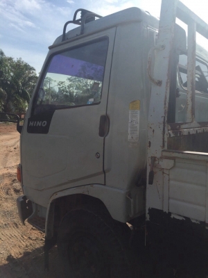 ขายรถ6ล้อรั้ว HINO FB2WGKA เครื่อง 120แรงม้า กะบะยาว5เมตร สนใจโทร 081-970-1072