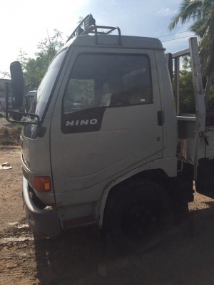 ขายรถ6ล้อรั้ว HINO FB2WGKA เครื่อง 120แรงม้า กะบะยาว5เมตร สนใจโทร 081-970-1072