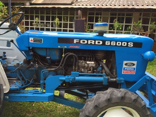 รถไถFord 2080 4WD 2เพลา  มีดันหน้า ผาน 3 แถมเวทถ่วงล้อ ยางหลังใหม่ เครื่องแรง พร้อมใช้งาน ราคาต่อรองได้ครับ