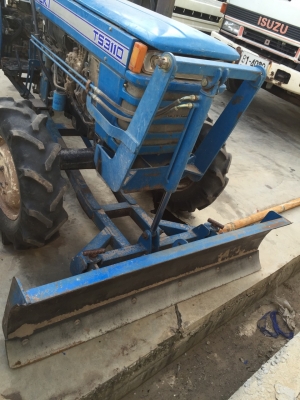 แทรคเตอร์อิเซกิ TS3110 31 แรง สองเพลา พร้อมใบดันดิน