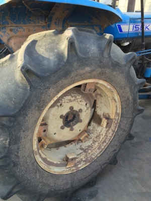 แทรคเตอร์อิเซกิ TS3110 31 แรง สองเพลา พร้อมใบดันดิน