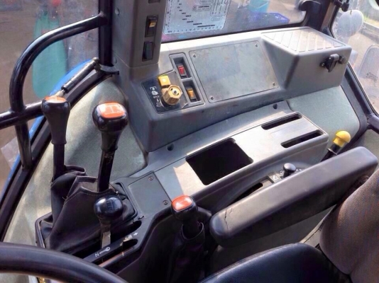 ขาย new holland7840 เกียร์ธรรมดา ขาย new holland7840 เกียร์ธรรมดา