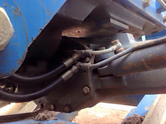 ขาย new holland7840 เกียร์ธรรมดา ขาย new holland7840 เกียร์ธรรมดา