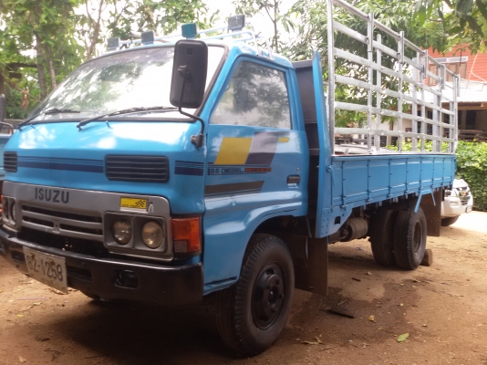 ขาย 6 ล้อ ISUZU KT 26  100แรง (4BC2ฝาดำ)(ลูกค้าอุตรดิตถ์มาวางเงินจองเรียบร้อยแล้วคับรับรถวันพุธที่1ก.ค58) (ดาวน์110000ผ่อนถูกๆ)อนุมัติง่ายเร็วทันใจ เครื่องแห้ง แน่นแรงดีสุดๆ แซสซีสวยๆไม่ผุไม่ดาม พวงมาลัยพาวเวอร์ เกียร์สั้น ยกหัวได้ ยางใหม่ๆ6 เส้น รถวิ่งดี