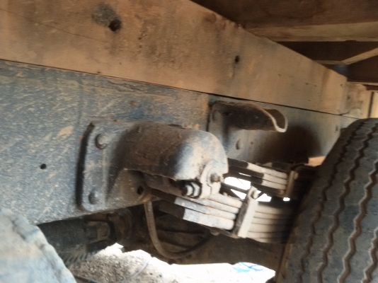 ขาย 6 ล้อ ISUZU KT 26  100แรง (4BC2ฝาดำ)(ลูกค้าอุตรดิตถ์มาวางเงินจองเรียบร้อยแล้วคับรับรถวันพุธที่1ก.ค58) (ดาวน์110000ผ่อนถูกๆ)อนุมัติง่ายเร็วทันใจ เครื่องแห้ง แน่นแรงดีสุดๆ แซสซีสวยๆไม่ผุไม่ดาม พวงมาลัยพาวเวอร์ เกียร์สั้น ยกหัวได้ ยางใหม่ๆ6 เส้น รถวิ่งดี