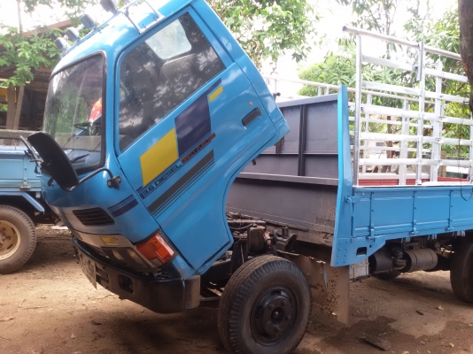 ขาย 6 ล้อ ISUZU KT 26  100แรง (4BC2ฝาดำ)(ลูกค้าอุตรดิตถ์มาวางเงินจองเรียบร้อยแล้วคับรับรถวันพุธที่1ก.ค58) (ดาวน์110000ผ่อนถูกๆ)อนุมัติง่ายเร็วทันใจ เครื่องแห้ง แน่นแรงดีสุดๆ แซสซีสวยๆไม่ผุไม่ดาม พวงมาลัยพาวเวอร์ เกียร์สั้น ยกหัวได้ ยางใหม่ๆ6 เส้น รถวิ่งดี