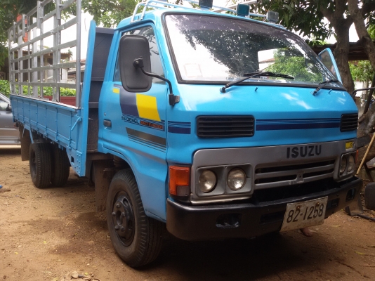 ขาย 6 ล้อ ISUZU KT 26  100แรง (4BC2ฝาดำ)(ลูกค้าอุตรดิตถ์มาวางเงินจองเรียบร้อยแล้วคับรับรถวันพุธที่1ก.ค58) (ดาวน์110000ผ่อนถูกๆ)อนุมัติง่ายเร็วทันใจ เครื่องแห้ง แน่นแรงดีสุดๆ แซสซีสวยๆไม่ผุไม่ดาม พวงมาลัยพาวเวอร์ เกียร์สั้น ยกหัวได้ ยางใหม่ๆ6 เส้น รถวิ่งดี