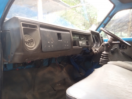 ขาย 6 ล้อ ISUZU KT 26  100แรง (4BC2ฝาดำ)(ลูกค้าอุตรดิตถ์มาวางเงินจองเรียบร้อยแล้วคับรับรถวันพุธที่1ก.ค58) (ดาวน์110000ผ่อนถูกๆ)อนุมัติง่ายเร็วทันใจ เครื่องแห้ง แน่นแรงดีสุดๆ แซสซีสวยๆไม่ผุไม่ดาม พวงมาลัยพาวเวอร์ เกียร์สั้น ยกหัวได้ ยางใหม่ๆ6 เส้น รถวิ่งดี