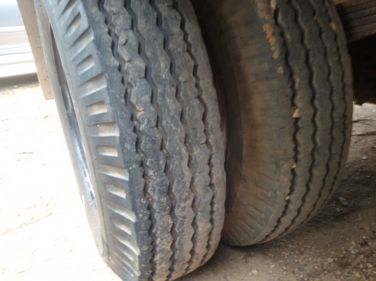 ขาย 6 ล้อ ISUZU KT 26  100แรง (4BC2ฝาดำ)(ลูกค้าอุตรดิตถ์มาวางเงินจองเรียบร้อยแล้วคับรับรถวันพุธที่1ก.ค58) (ดาวน์110000ผ่อนถูกๆ)อนุมัติง่ายเร็วทันใจ เครื่องแห้ง แน่นแรงดีสุดๆ แซสซีสวยๆไม่ผุไม่ดาม พวงมาลัยพาวเวอร์ เกียร์สั้น ยกหัวได้ ยางใหม่ๆ6 เส้น รถวิ่งดี