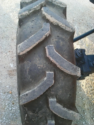 ขายรถไถKUBOTA L1-45 4WD  พร้อมใช้ สวยๆ สีเดิมๆ ประหยัด ทนทาน แรงถึงใจ แรงม้าเต็ม45