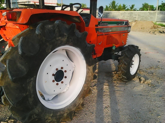 ขายรถไถKUBOTA L1-45 4WD  พร้อมใช้ สวยๆ สีเดิมๆ ประหยัด ทนทาน แรงถึงใจ แรงม้าเต็ม45