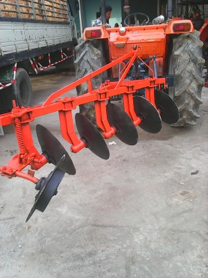 ขายรถไถKUBOTA L1-45 4WD  พร้อมใช้ สวยๆ สีเดิมๆ ประหยัด ทนทาน แรงถึงใจ แรงม้าเต็ม45