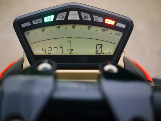 *ราคาโครตถูก* ขาย Ducati streetfighter ตัว 1098s พร้อมทะเบียนแท้ไม่ขาดต่อจู