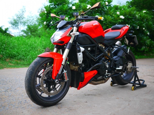 *ราคาโครตถูก* ขาย Ducati streetfighter ตัว 1098s พร้อมทะเบียนแท้ไม่ขาดต่อจู