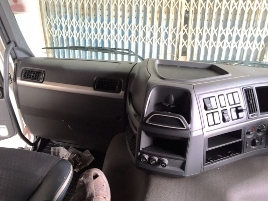 ขายรถบรรทุก 10 ล้อรั้ว VOLVO FM 370 แรงม้าปี 2555 2 เพลามีระบบลาก ราคา 1800000